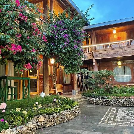 Lijiang Rongyi Homestay Екстер'єр фото