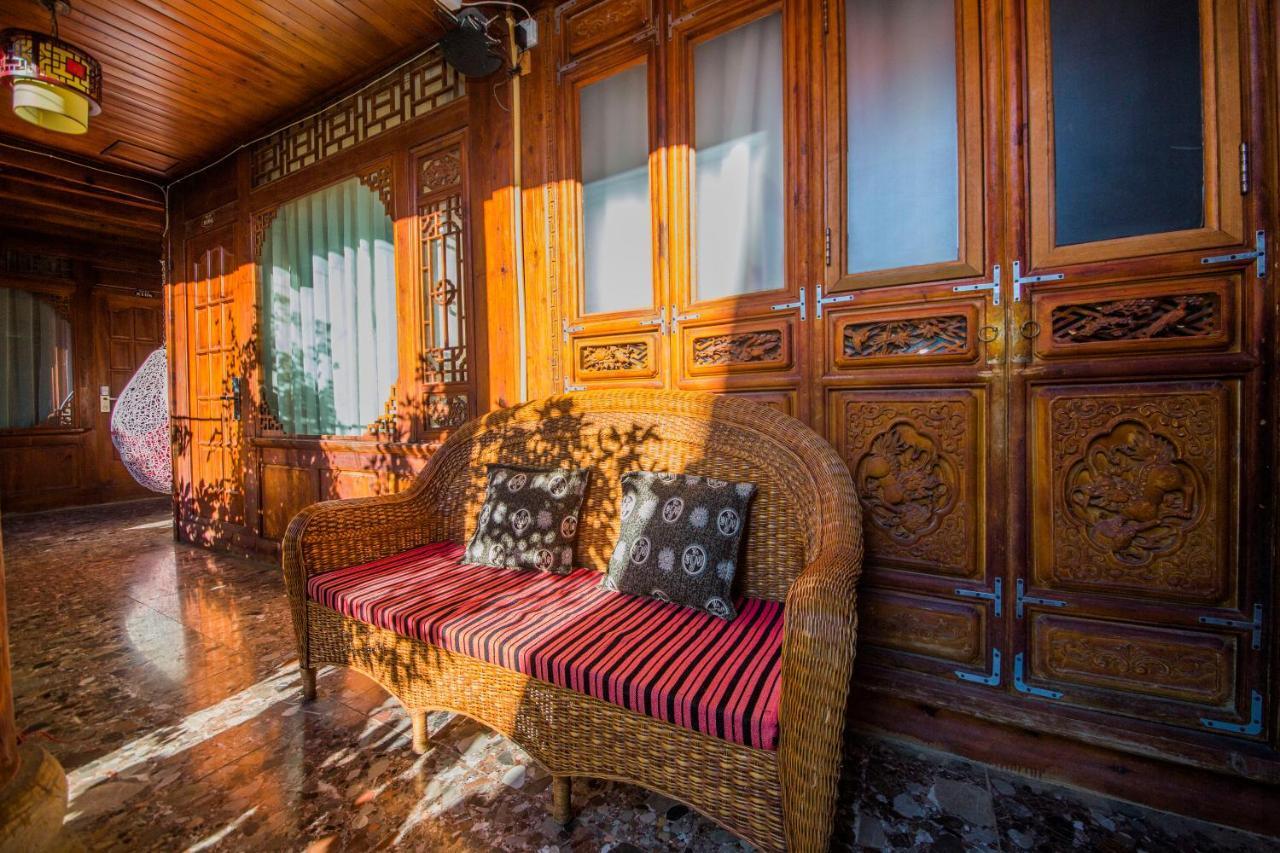 Lijiang Rongyi Homestay Екстер'єр фото